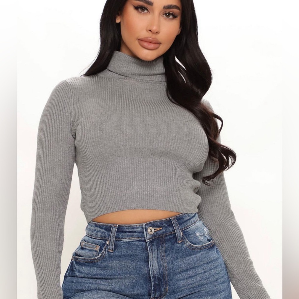 Gray top